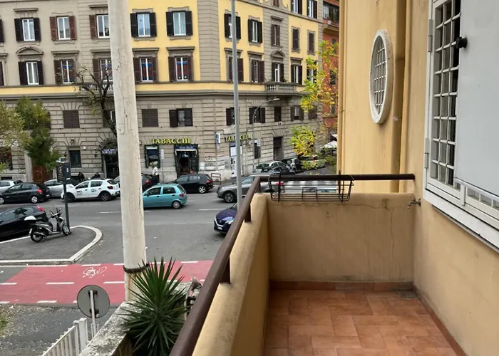 Civico Nove Al Colosseo רומא